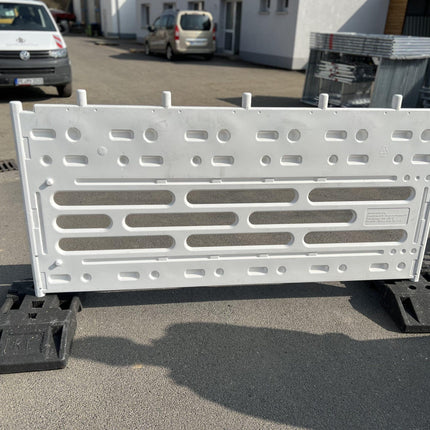 80er Set Schrankenzaun RA2 mit Füßen - Umfangreiche Verkehrsabsicherung für Großbaustellen und Events Schrankenzaun HDPE RA2 BilligerBauzaun