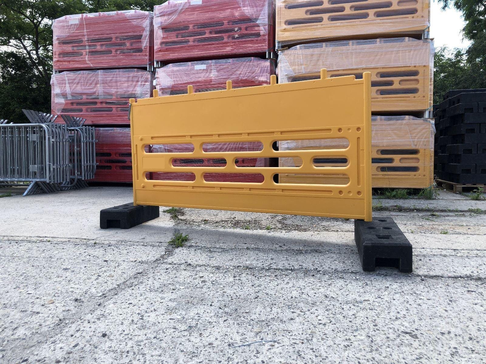 Die Wichtigkeit von Sicherheitsausrüstung im Straßenverkehr: Absperrschranken und Straßenabsperrungen