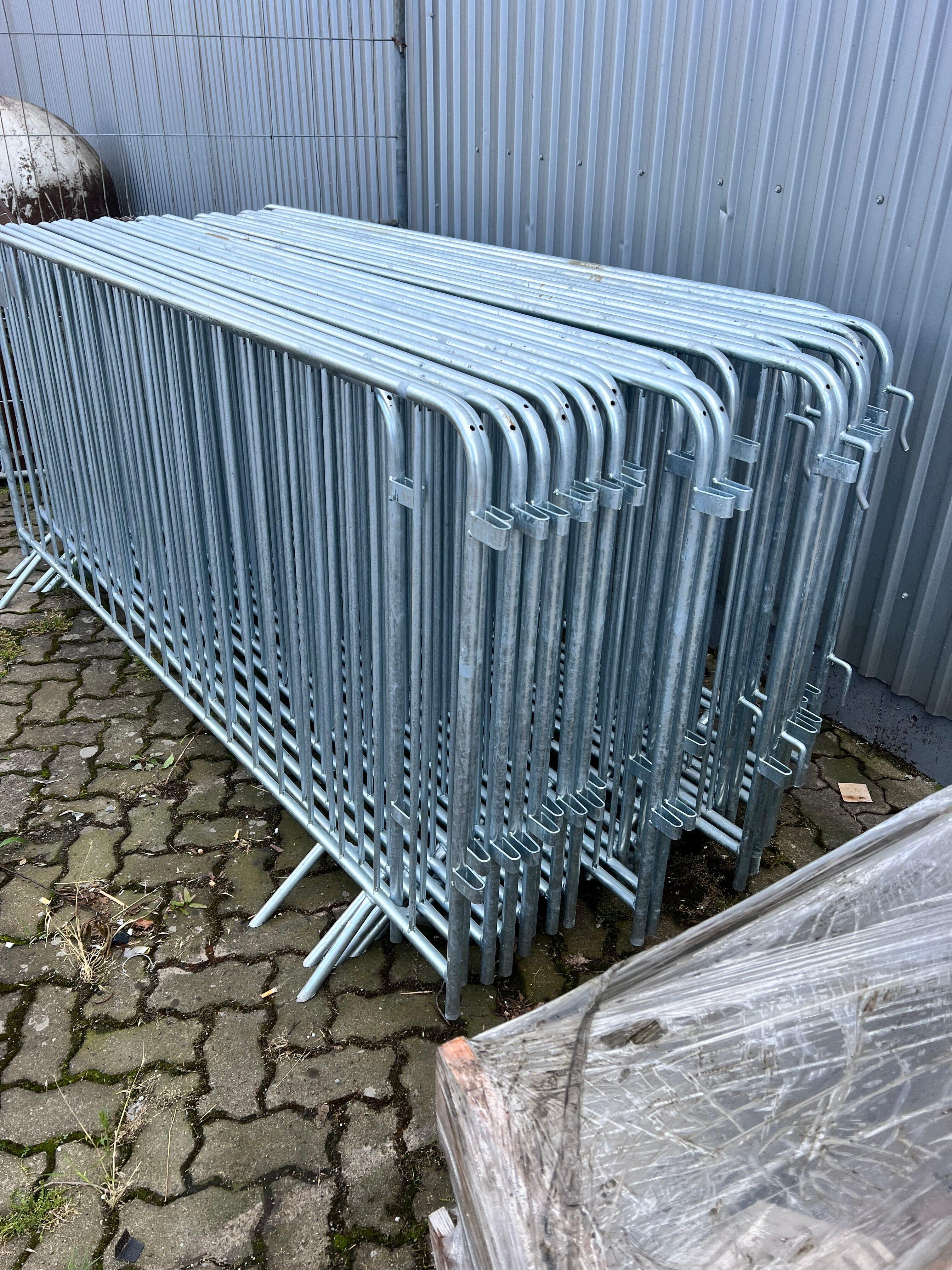 Absperrgitter Personenleitsystem F r Veranstaltungen BilligerBauzaun absperrgitter-personenleitsystem-f-r-veranstaltungen-billigerbauzaun